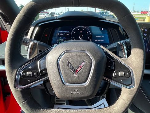 Used 2024 Chevrolet Corvette Stingray Convertible w/ Z51 Performance Package image 20