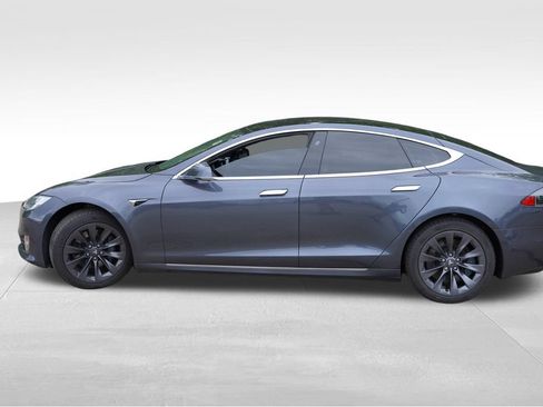 Used 2020 Tesla Model S Long Range Plus AWD/4WD image 9