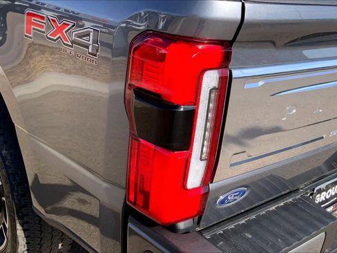 Used 2024 Ford F250 Platinum w/ FX4 Off-Road Package image 28