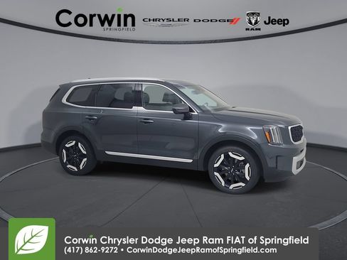Used 2024 Kia Telluride EX w/ EX Captain's Chair Package FWD image 1