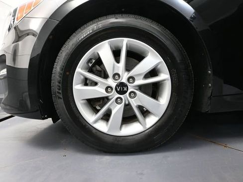 Used 2017 Kia Optima LX FWD image 15