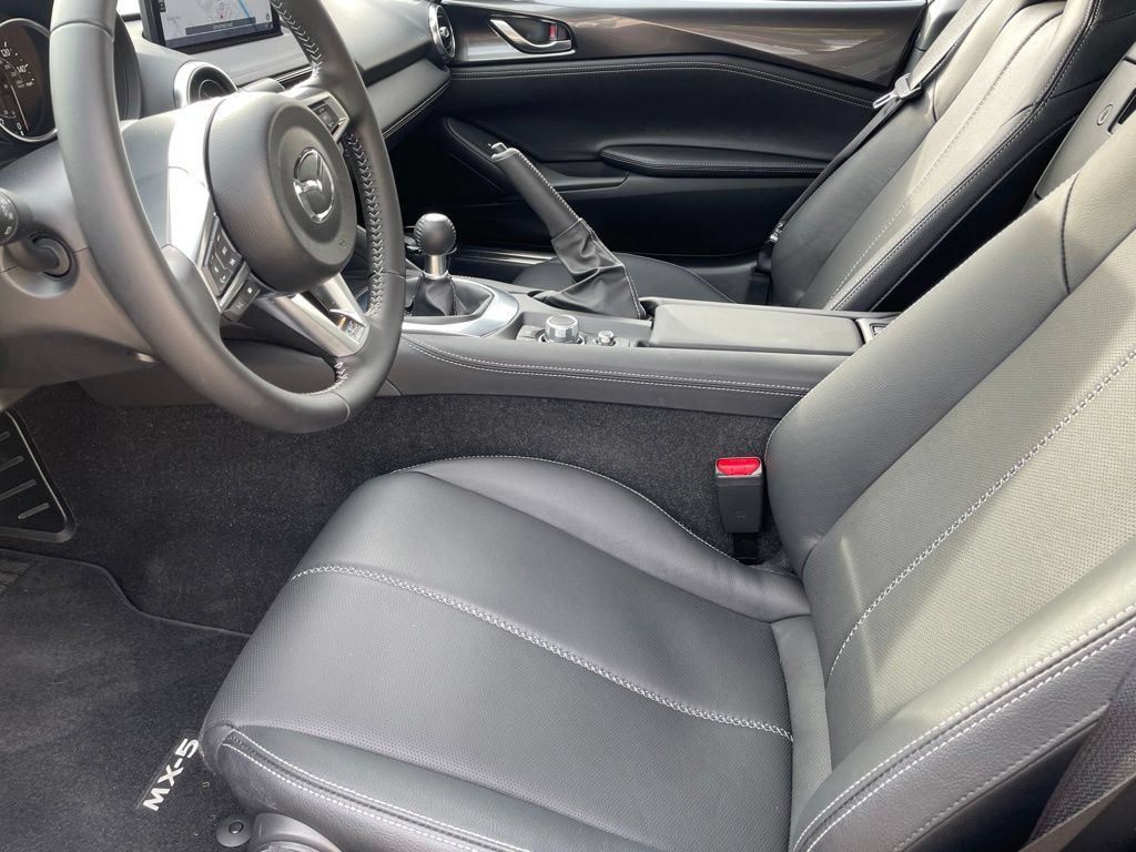 Used 2026 MAZDA MX-5 Miata RF Grand Touring RWD image 9