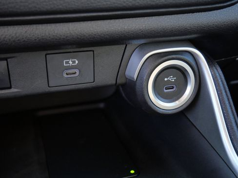 Certified 2025 Toyota Grand Highlander FWD image 33