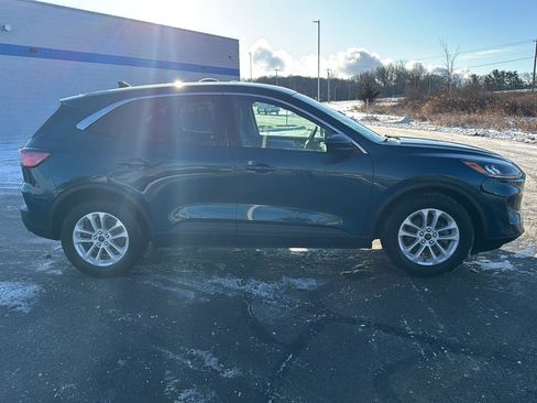 Used 2020 Ford Escape SE image 6