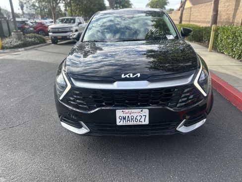 Used 2024 Kia Sportage EX image 3