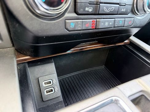 Used 2018 Ford F150 Lariat w/ Equipment Group 502A Luxury image 19