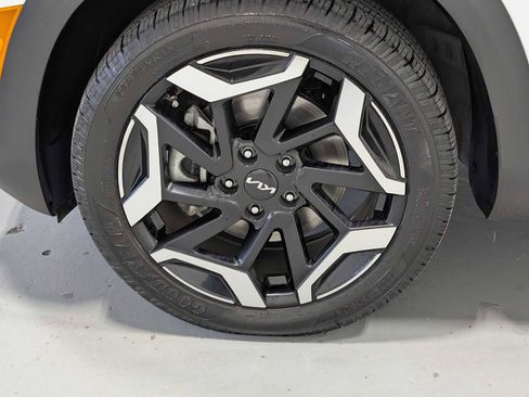 Certified 2024 Kia Seltos SX w/ SX Sunroof Package AWD/4WD image 3