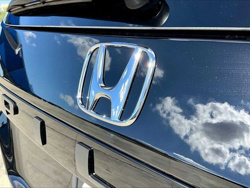 New 2025 Honda Pilot Sport image 15