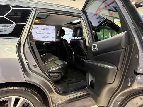 Used 2020 Nissan Pathfinder Platinum image 46
