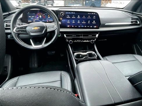 Used 2026 Chevrolet Traverse LT AWD/4WD image 21