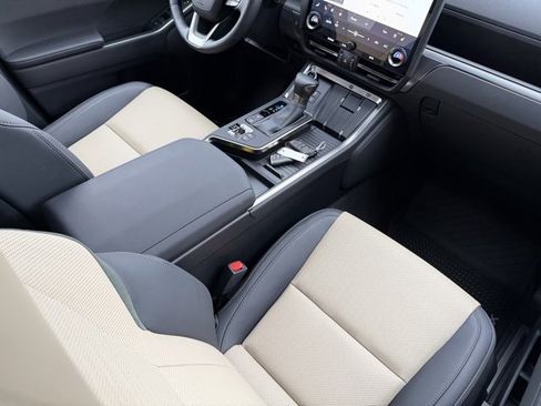 Used 2025 Lexus GX 550 image 19