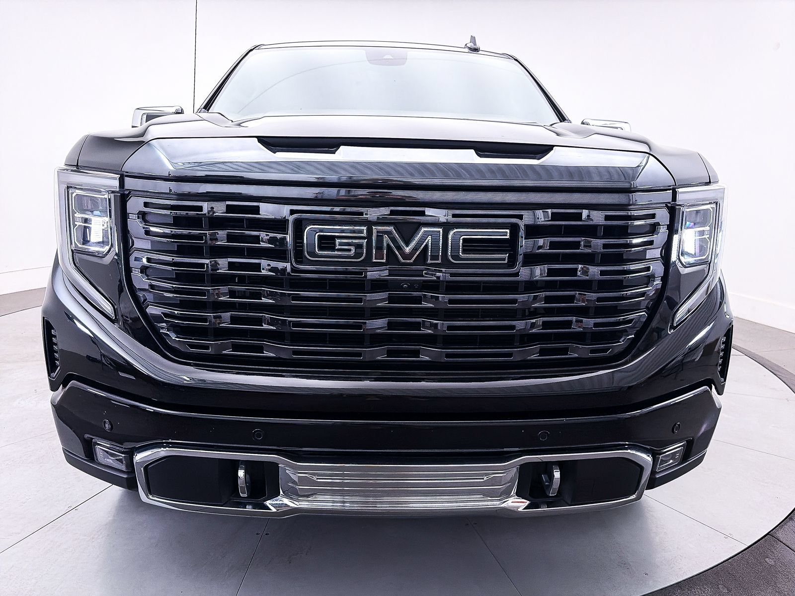 Used 2024 GMC Sierra 1500 Denali Ultimate AWD/4WD image 16