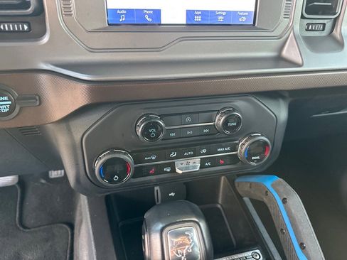 Certified 2023 Ford Bronco Outer Banks w/ Sasquatch Package image 18