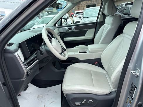 Used 2025 Hyundai Santa Fe SEL AWD/4WD image 8