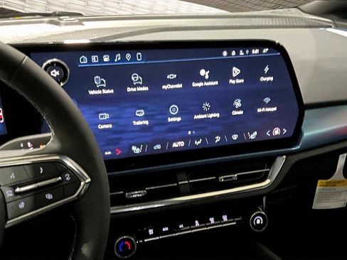 New 2026 Chevrolet Equinox EV LT image 6