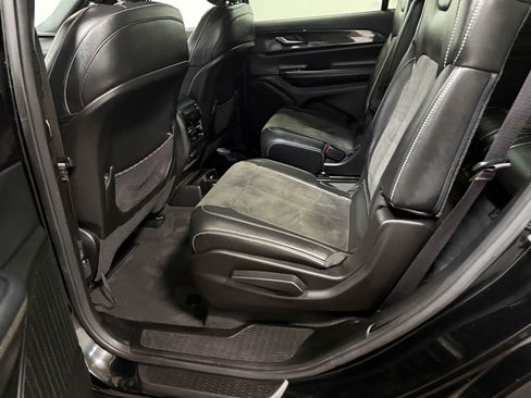 Used 2023 Jeep Grand Cherokee L Laredo image 48