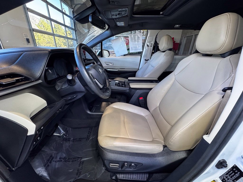 Certified 2024 Toyota Sienna XLE FWD image 20