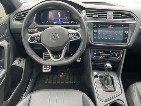 Used 2024 Volkswagen Tiguan SE R-Line w/ MDO Package, Three-Row image 24