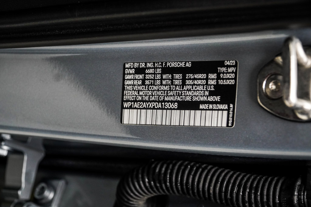 Used 2023 Porsche Cayenne w/ Premium Package AWD/4WD image 57