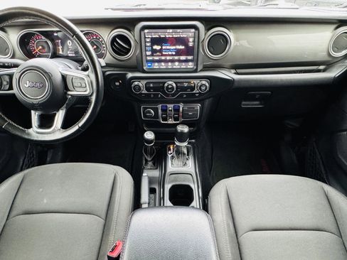 Used 2020 Jeep Wrangler Unlimited Sahara w/ Uconnect 4C Nav & Sound Group AWD/4WD image 18