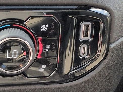 Used 2025 Chevrolet Silverado 2500 ZR2 w/ ZR2 Bison Edition image 30