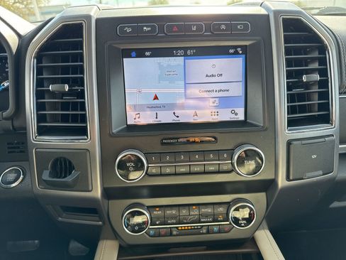Used 2019 Ford Expedition Platinum image 16