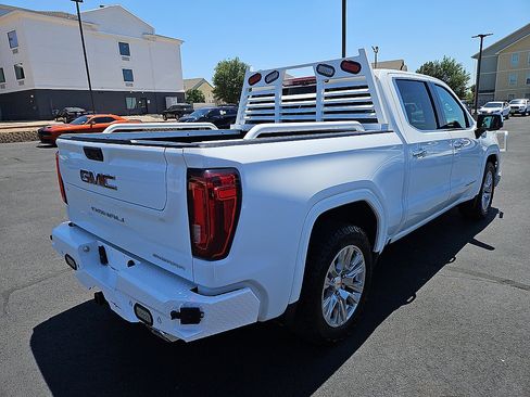 Used 2023 GMC Sierra 1500 Denali w/ Technology Package AWD/4WD image 5