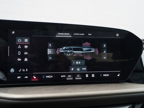 Certified 2025 Audi Q5 Premium w/ Convenience Package image 26