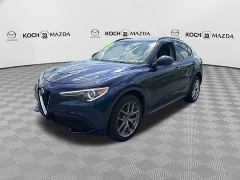 Used 2018 Alfa Romeo Stelvio Sport w/ Quick Order Package 22J Sport AWD/4WD image 3