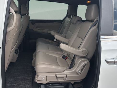 Used 2021 Honda Odyssey EX-L image 11