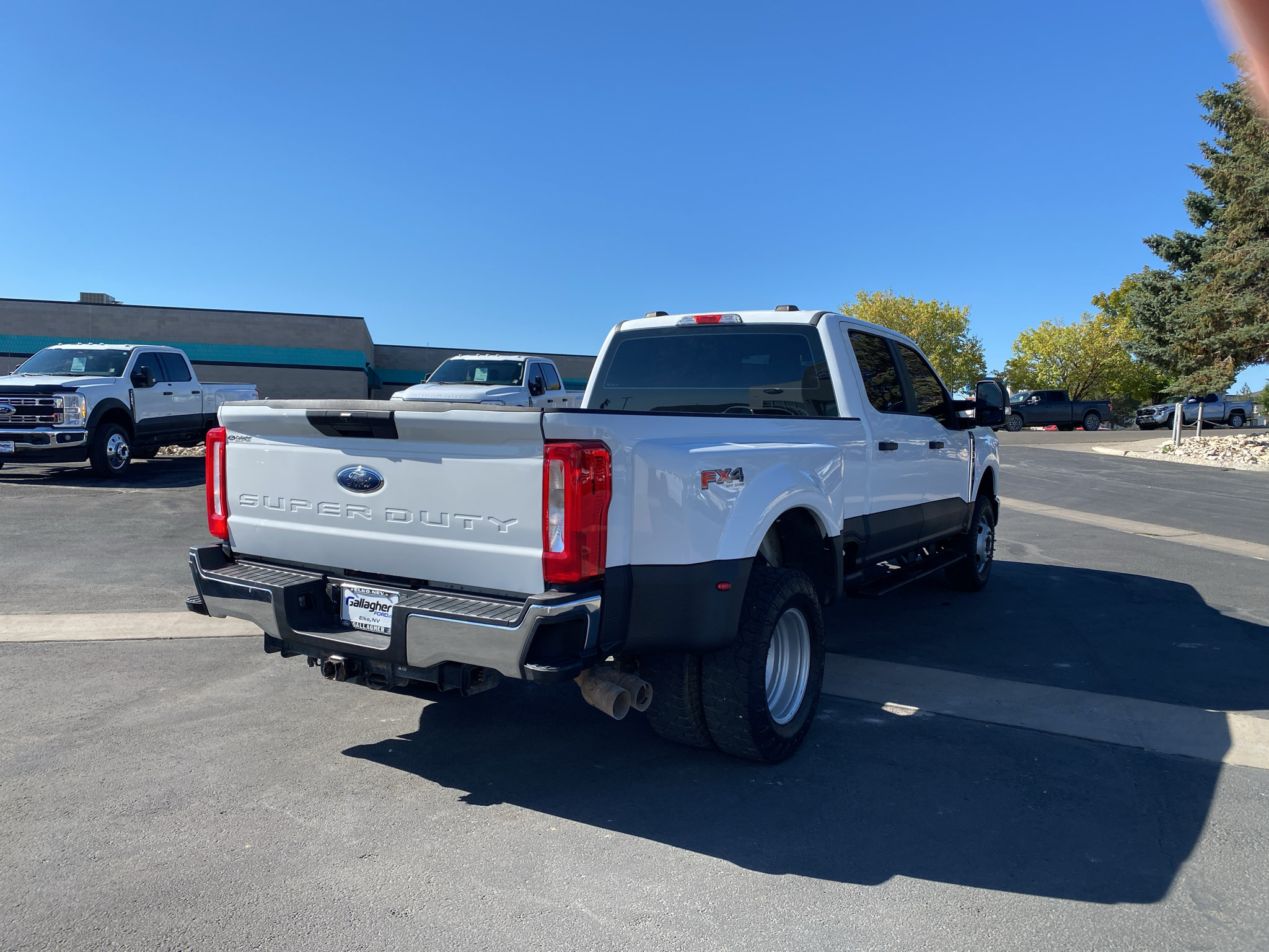 Used 2023 Ford F350 XL w/ FX4 Off-Road Package AWD/4WD image 23