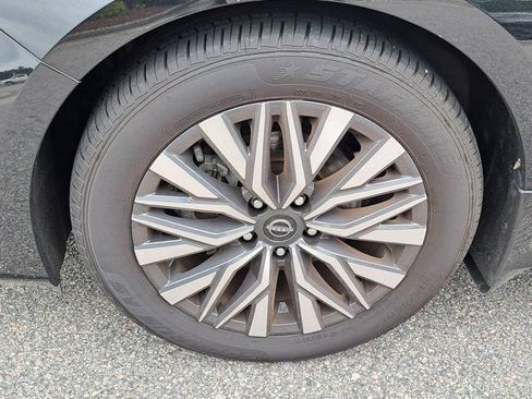 Used 2024 Nissan Altima 2.5 SV FWD image 30