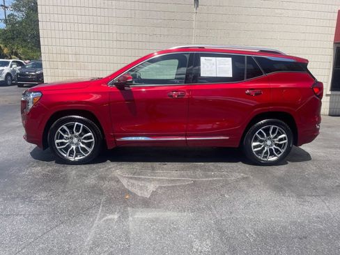 Used 2024 GMC Terrain Denali w/ Denali Premium Package AWD/4WD image 2