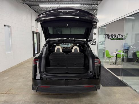 Used 2023 Tesla Model X AWD/4WD image 17