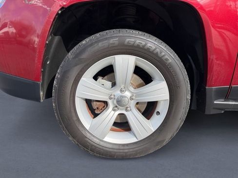 Used 2014 Jeep Compass Latitude w/ Sun/Sound Group image 9