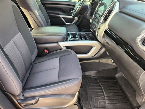 Used 2021 Nissan Titan SV w/ SV Convenience Package image 14