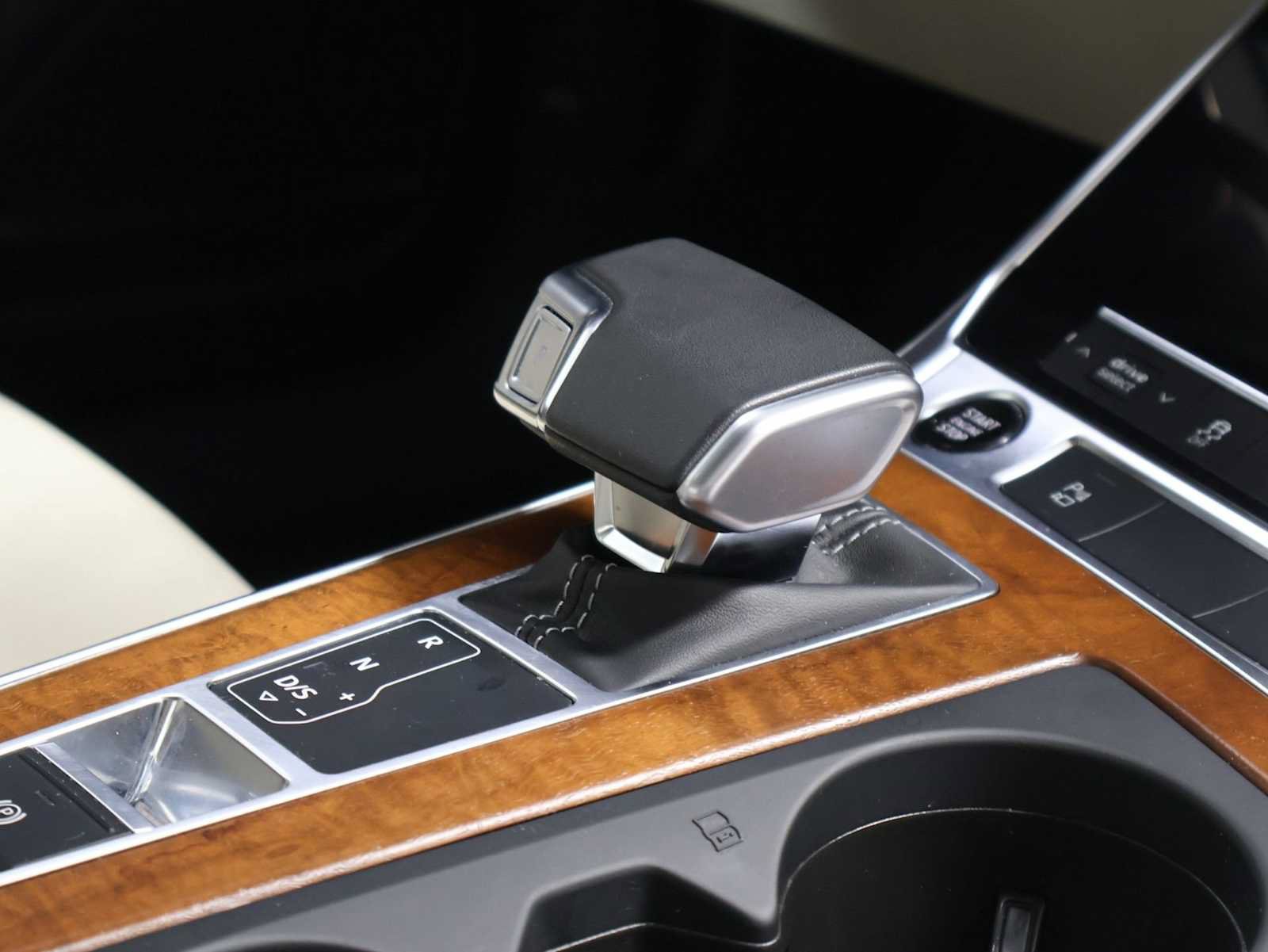 Used 2023 Audi A6 Premium Plus w/ Premium Plus Package AWD/4WD image 20