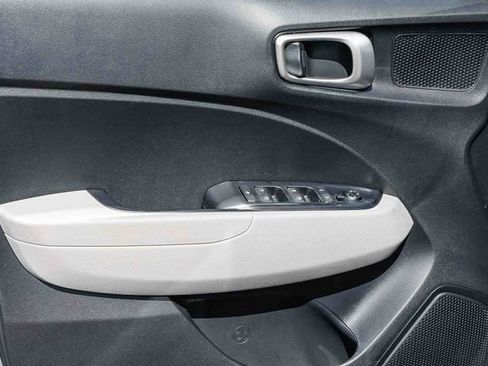 New 2026 Hyundai Venue SEL FWD image 25