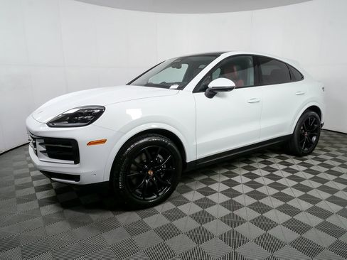 New 2026 Porsche Cayenne Coupe image 2