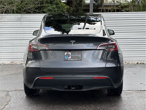 Used 2025 Tesla Model Y Long Range AWD/4WD image 11