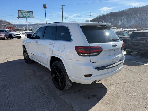 Used 2015 Jeep Grand Cherokee Altitude image 5