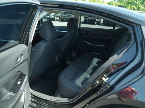 Used 2023 Nissan Altima 2.5 SV w/ SV Premium Package FWD image 15