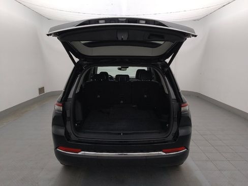 Used 2023 Jeep Grand Cherokee Limited image 29