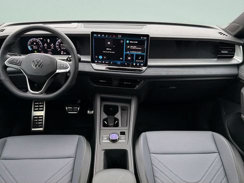 New 2026 Volkswagen Tiguan SE R-Line FWD image 11