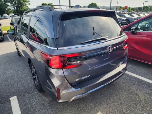 New 2026 Honda Odyssey EX-L image 3