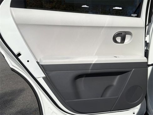 New 2026 Hyundai Ioniq 5 SE image 21