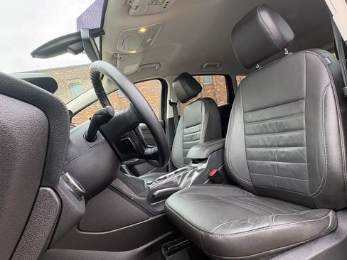 Used 2015 Ford Escape Titanium w/ Equipment Group 301A AWD/4WD image 2