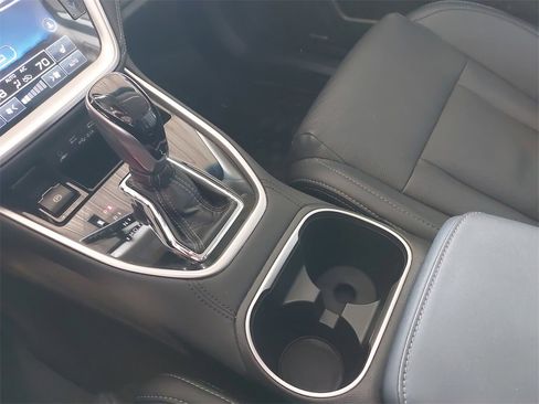 Used 2022 Subaru Outback Limited image 24