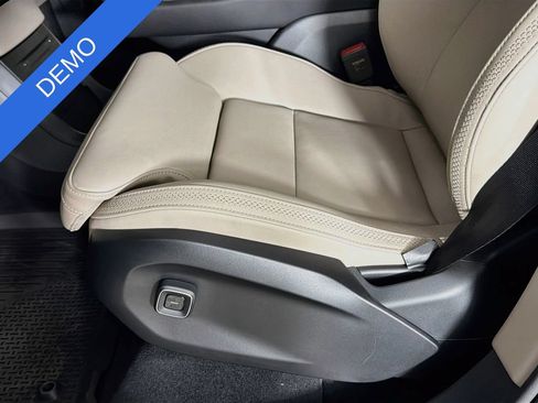 Used 2026 Volvo EX90 Plus RWD image 19