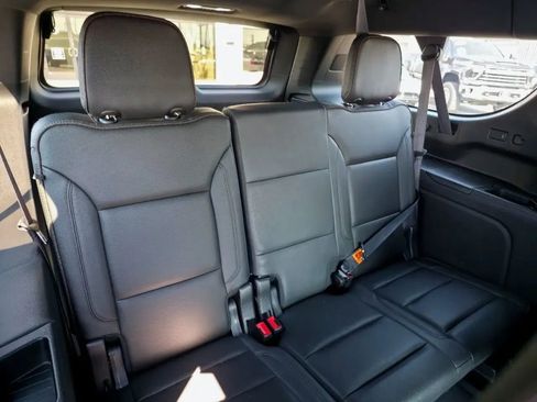 Used 2021 Chevrolet Suburban High Country AWD/4WD image 13
